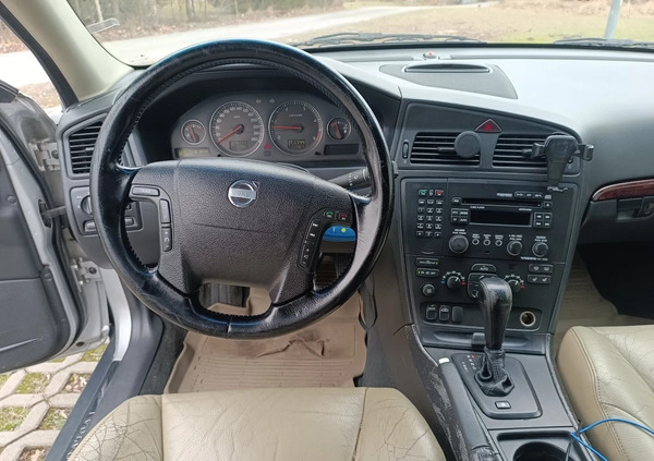 Volvo V70 cena 9950 przebieg: 390000, rok produkcji 2004 z Świdwin małe 106